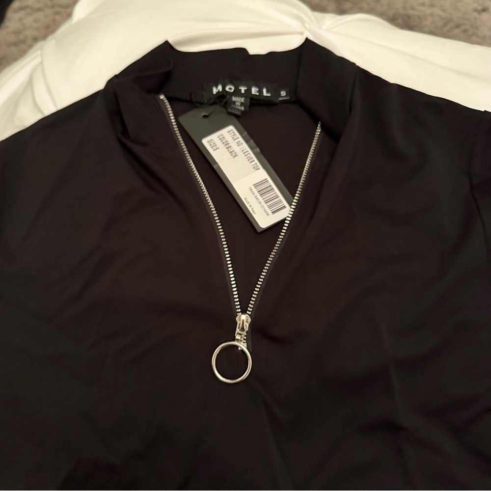 Motel Rocks Cropped Half Zip Tee